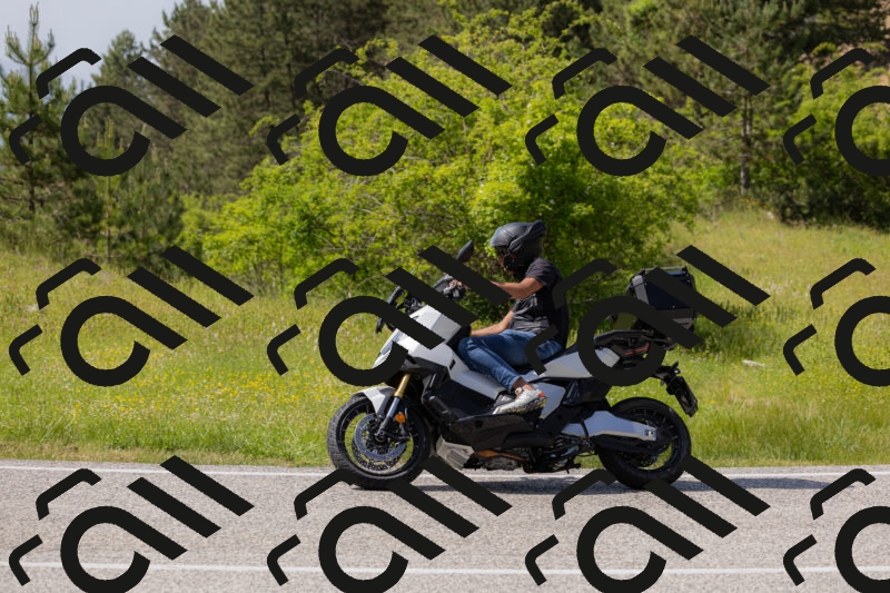 202506071559-_04A0503_c3_