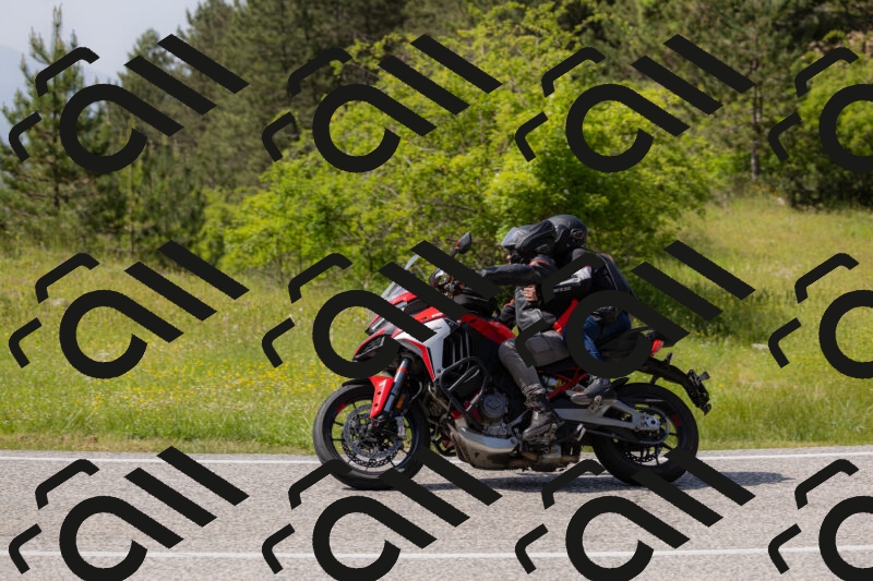 202506071559-_04A0506_c3_