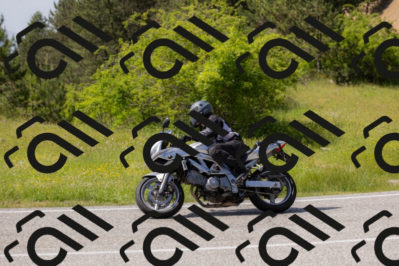 202506071559-_04A0510_c3_