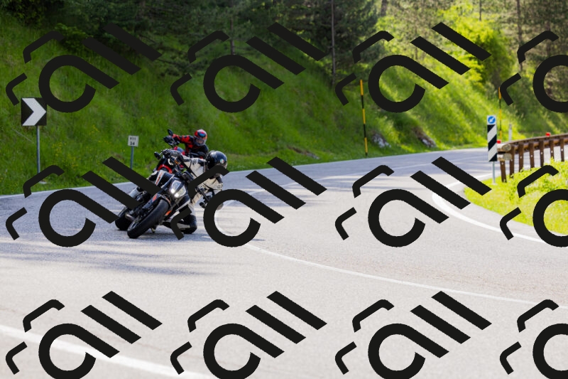 202506071559-_04A0512_c3_