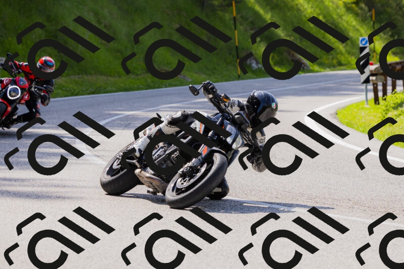 202506071559-_04A0513_c3_