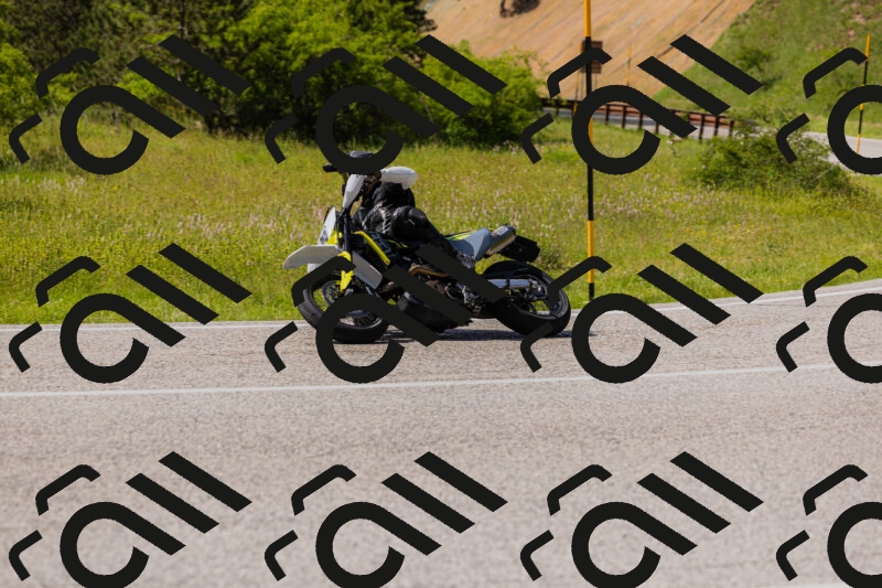 202506071606-_04A0541_c3_