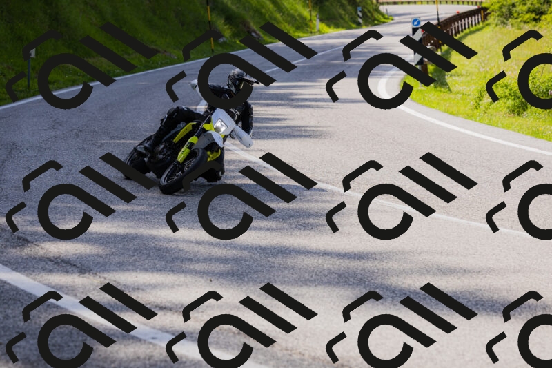 202506071607-_04A0553_c3_