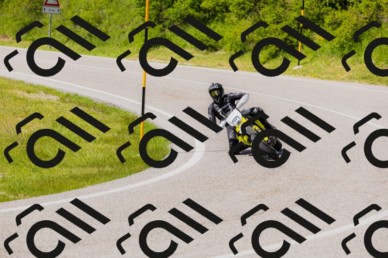 202506071609-_04A0566_c3_