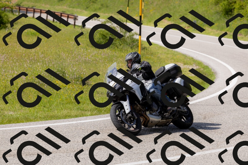 202506071610-_04A0589_c3_