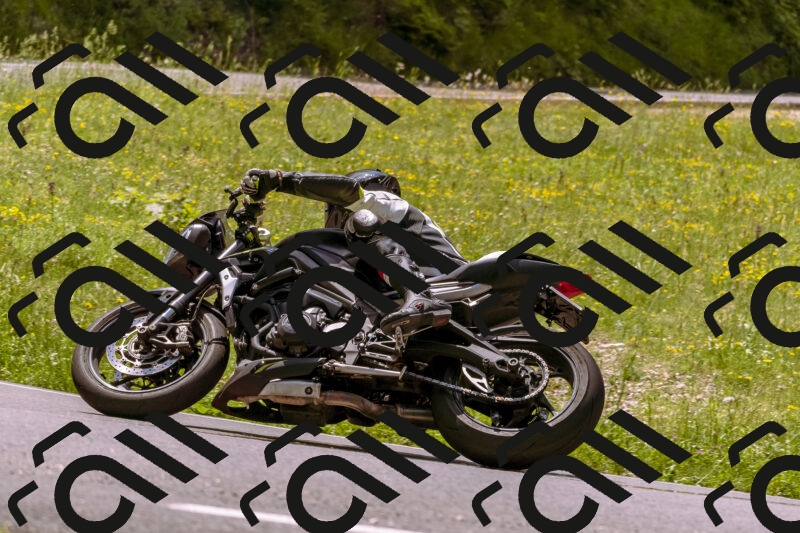 202506071219-_DSC7580_d1_