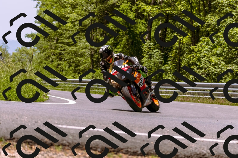 202506071222-_DSC7610_d1_