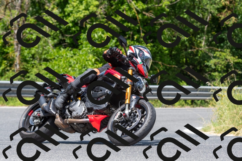 20250607120518-R01_1976_r1