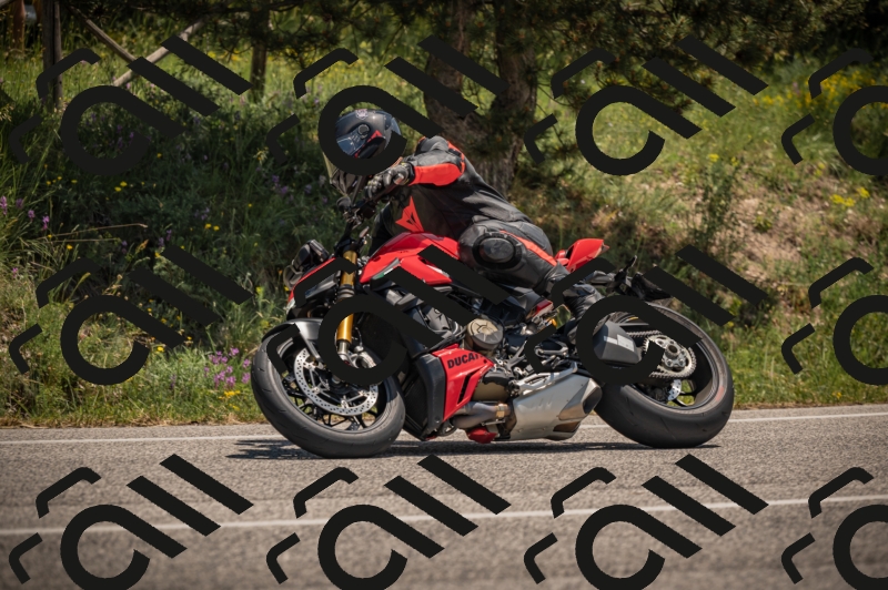 20250608123153-_Z629915_am_