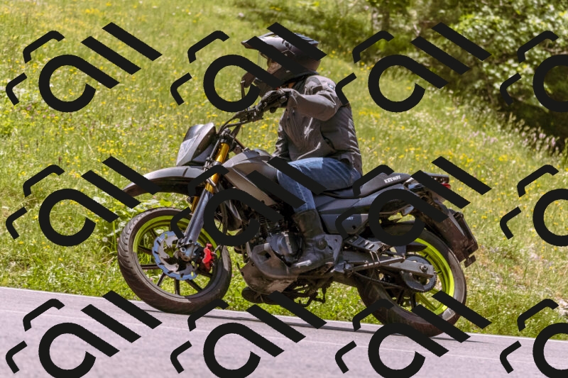 202506081223-_DSC8691_d1_