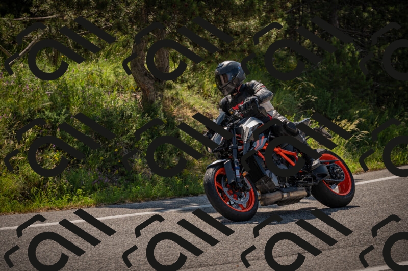 20250614101643-_Z620280_am_