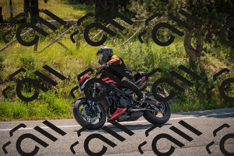 20250614101644-_Z620282_am_