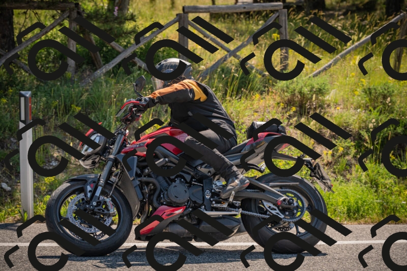 20250614101644-_Z620283_am_