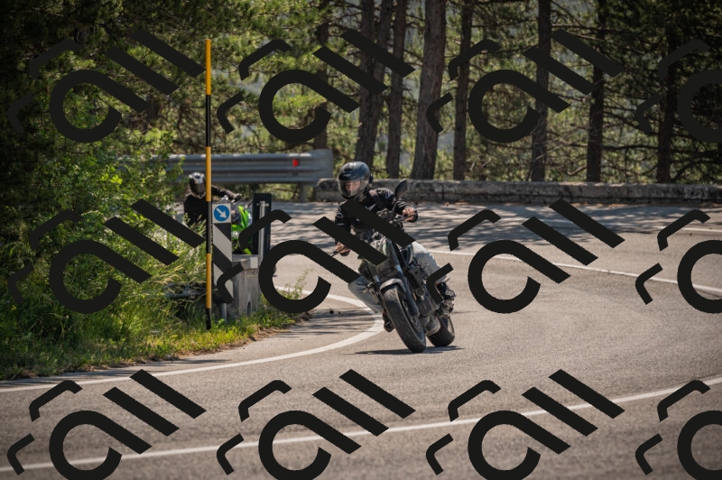 20250614102443-_Z620319_am_