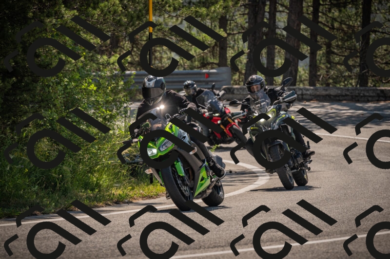 20250614102445-_Z620321_am_