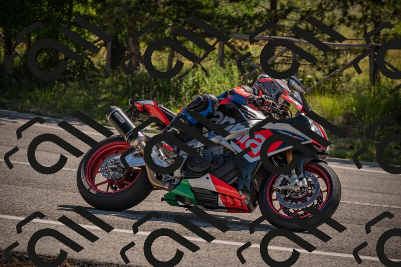 20250614102822-_Z620337_am_