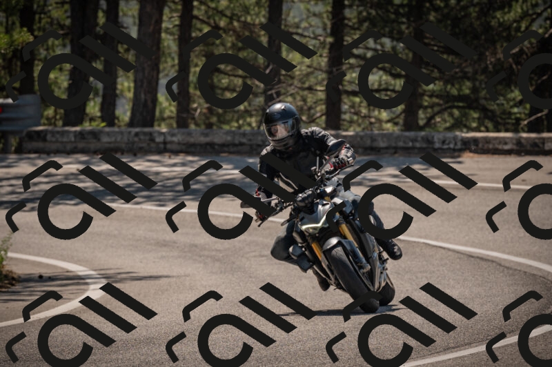 20250614103056-_Z620341_am_