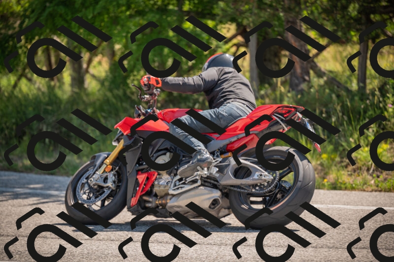 20250614103625-_Z620350_am_