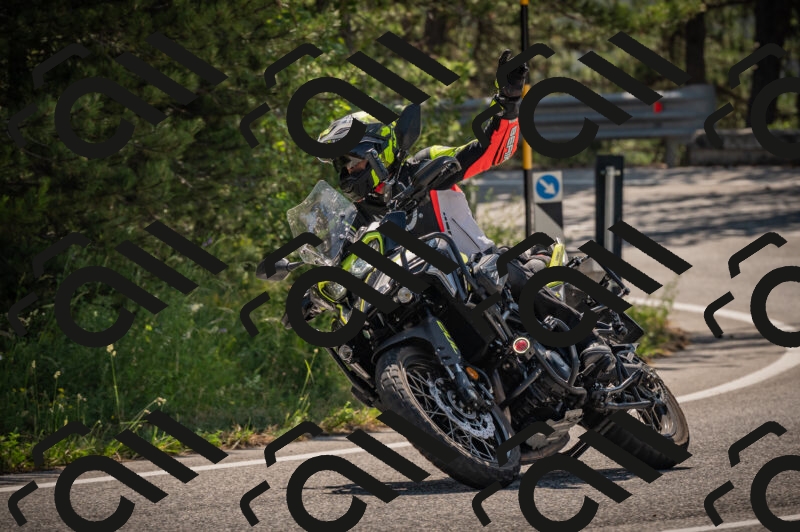 20250614103646-_Z620357_am_