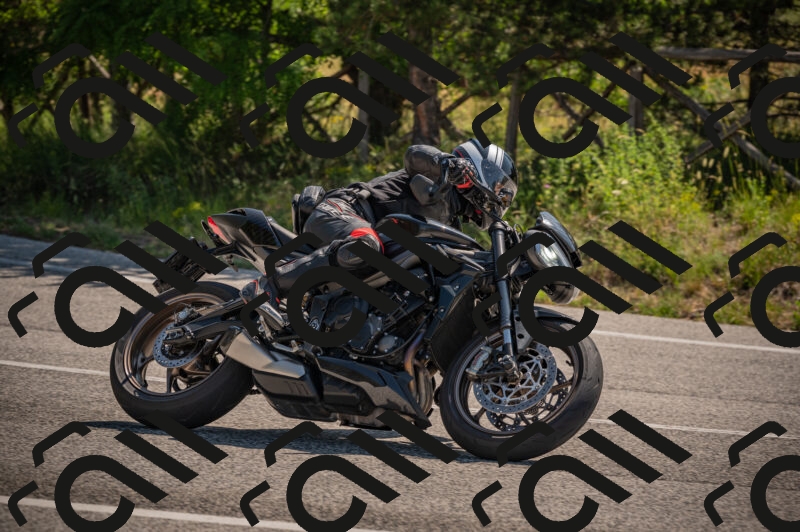 20250614103732-_Z620362_am_