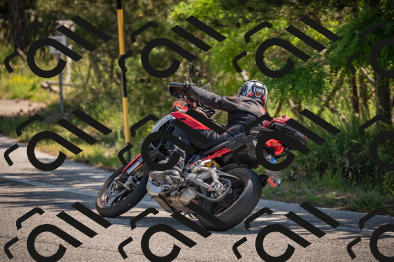 20250614104258-_Z620420_am_