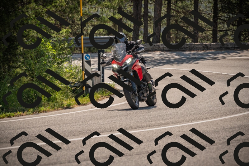 20250614104301-_Z620421_am_