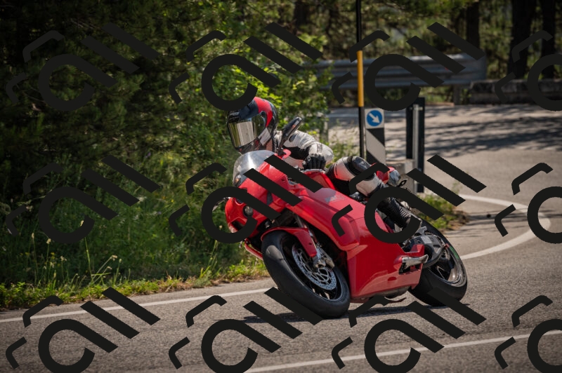 20250614104457-_Z620431_am_