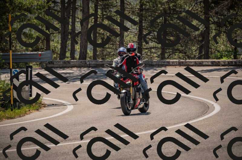 20250614105548-_Z620452_am_