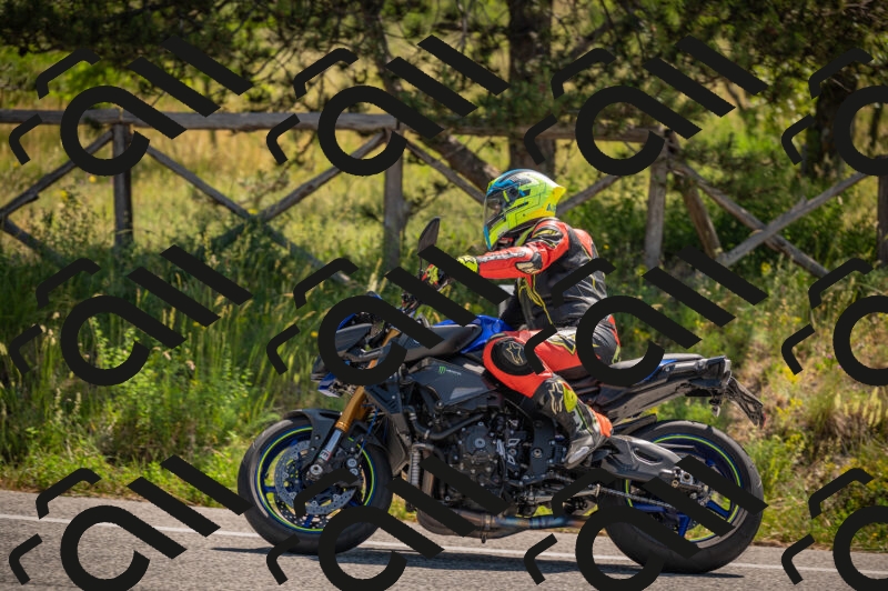 20250614110434-_Z620491_am_