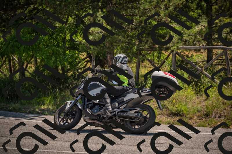 20250614110444-_Z620503_am_