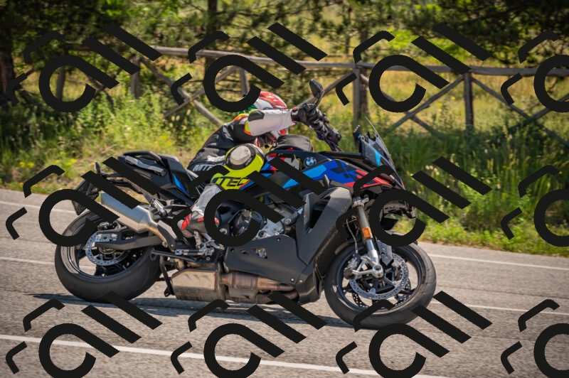 20250614110502-_Z620507_am_