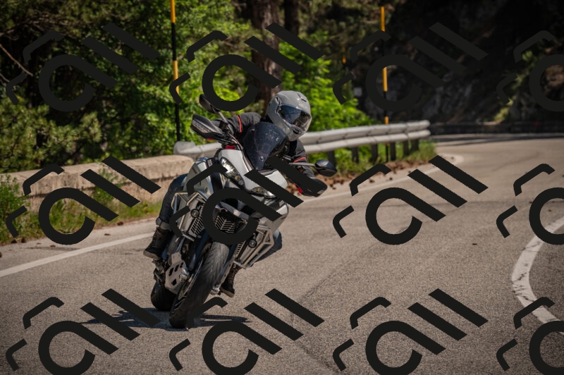 20250614110513-_Z620511_am_