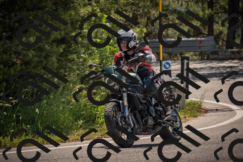 20250614110640-_Z620538_am_