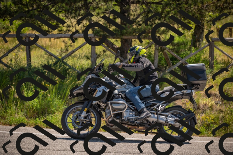 20250614111035-_Z620582_am_