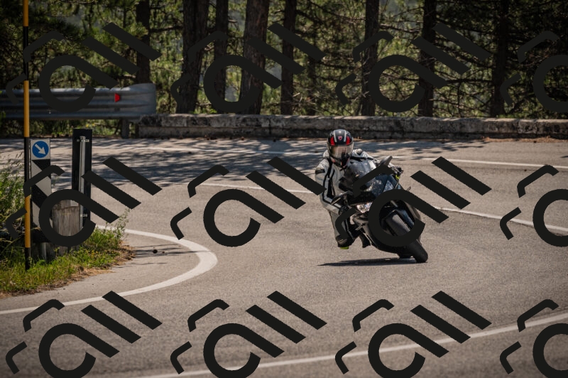 20250614111308-_Z620587_am_