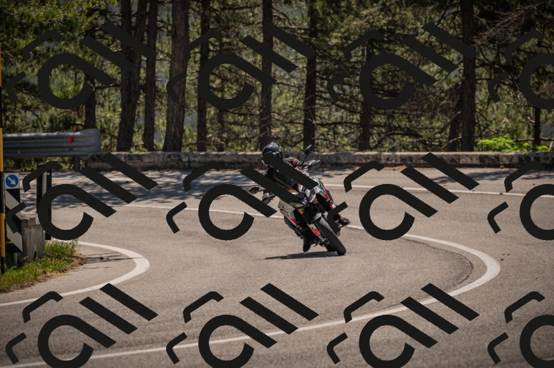 20250614111318-_Z620592_am_