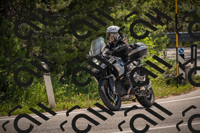 20250614112502-_Z620678_am_