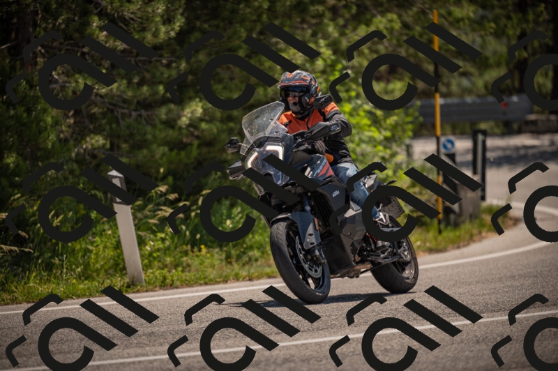 20250614113233-_Z620742_am_