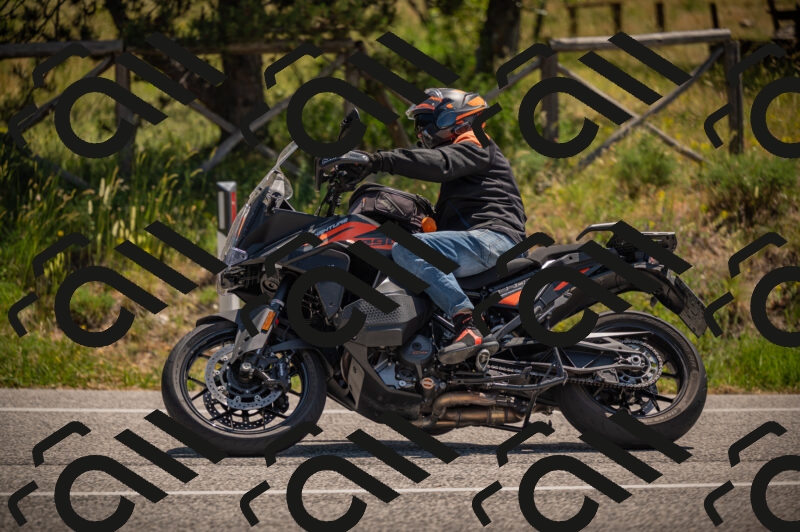 20250614113234-_Z620743_am_