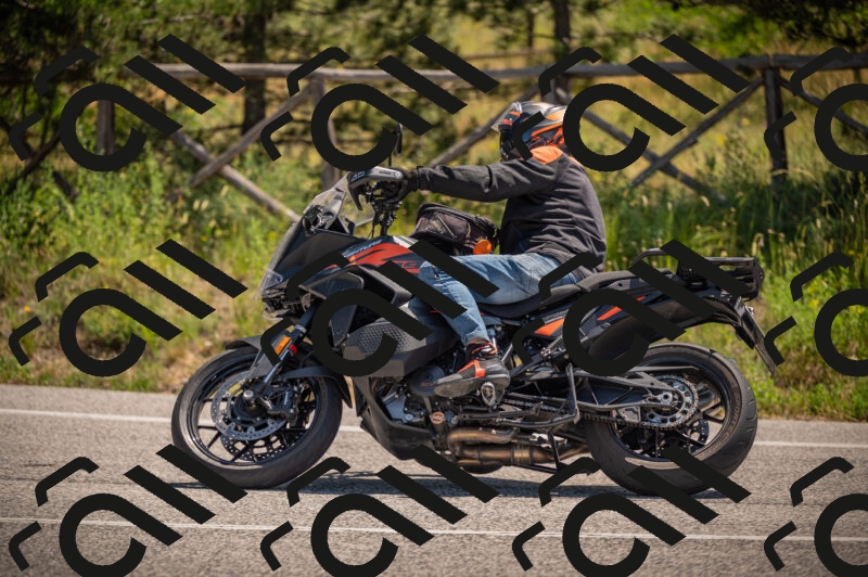 20250614113234-_Z620744_am_