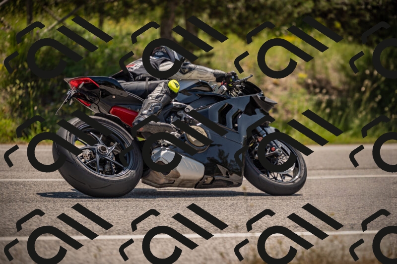 20250614114256-_Z620869_am_