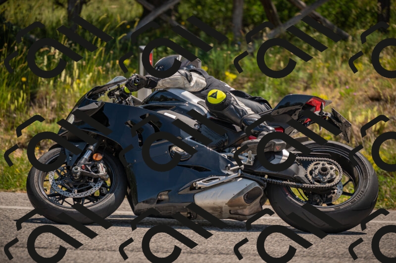 20250614114426-_Z620901_am_