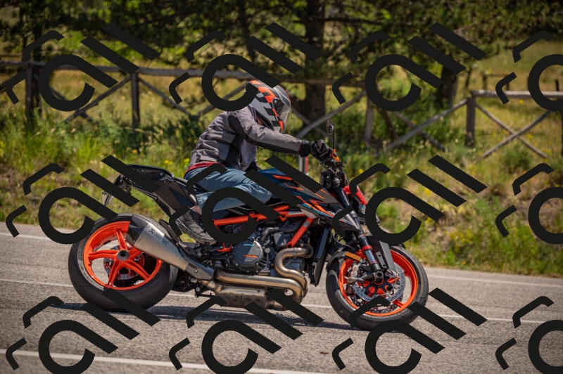 20250614115552-_Z620988_am_