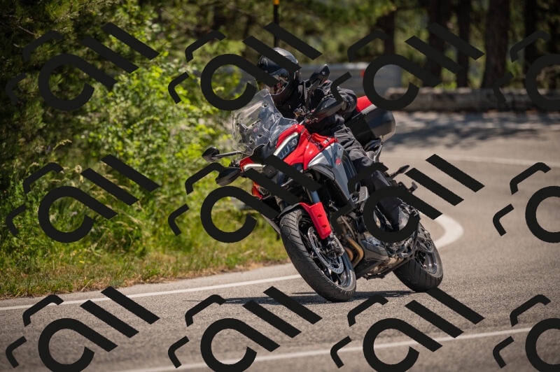 20250614115726-_Z621008_am_