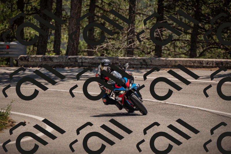 20250614120316-_Z621048_am_