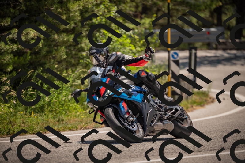 20250614120318-_Z621051_am_