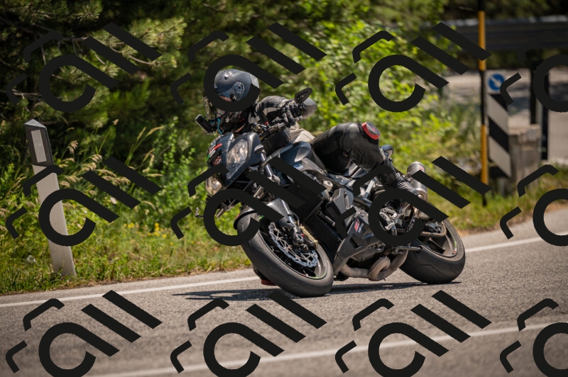 20250614120338-_Z621069_am_