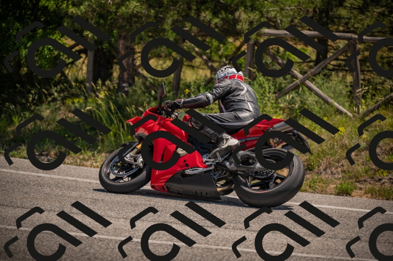 20250614120346-_Z621075_am_