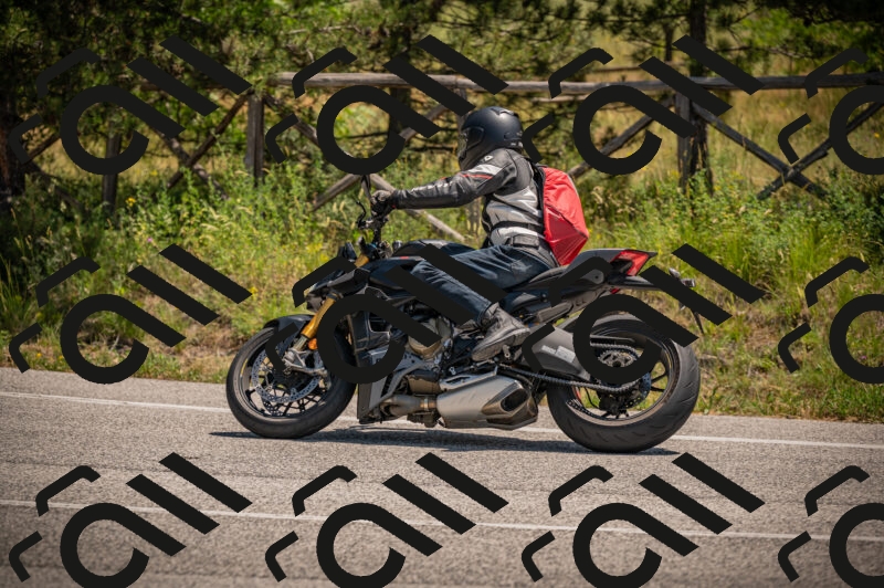 20250614120603-_Z621110_am_