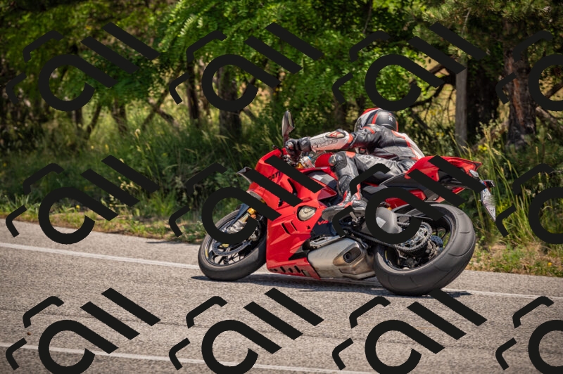 20250614121636-_Z621187_am_